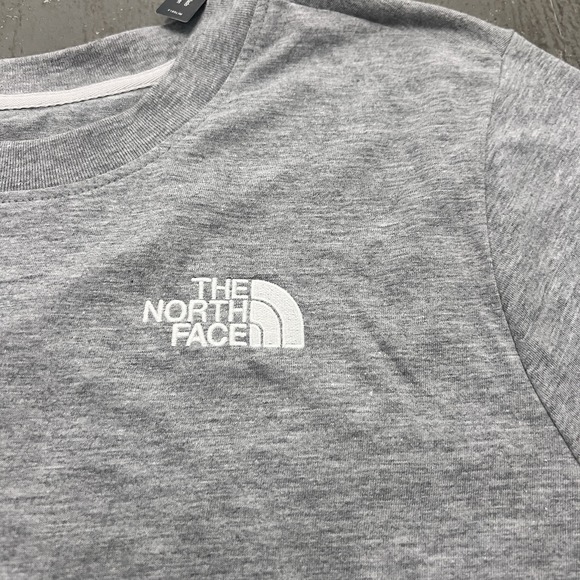 The North Face Women's Short Sleeve Logo T-Shirt Heather Gray Size XL - Picture 2 of 5